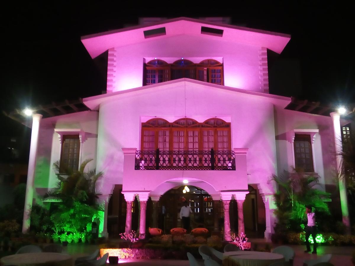 Celebration Hotel And Resort Rewa Exterior foto