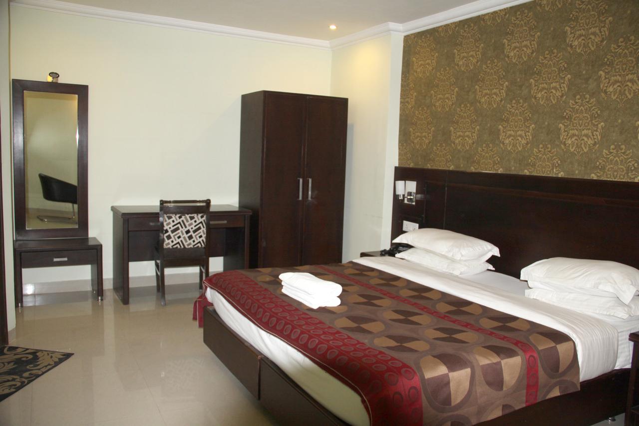Celebration Hotel And Resort Rewa Exterior foto